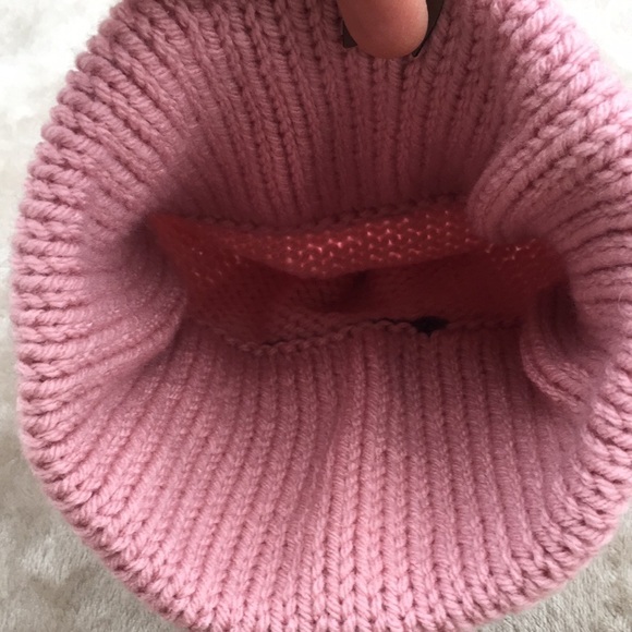 NWOT Winter Acrylic Pom Pom Beanie, OS (Girls) - Picture 7 of 12